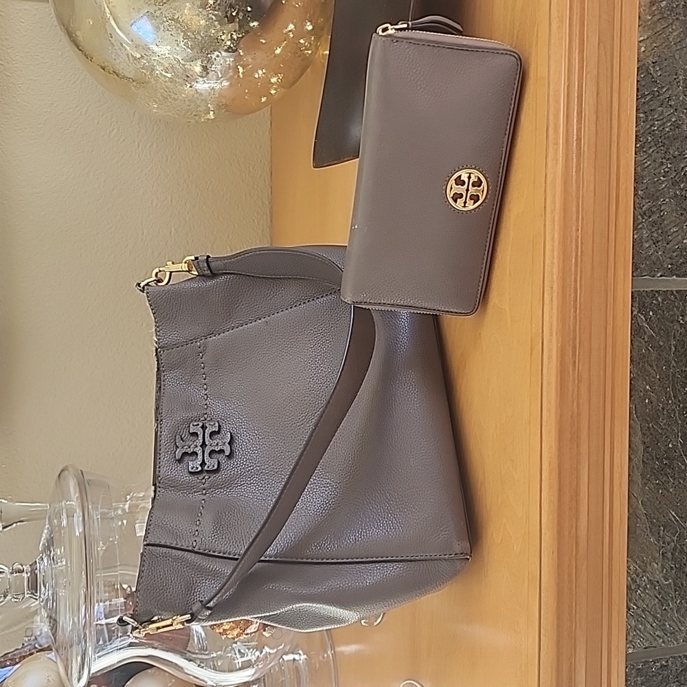 Authentic, well used Tory Burch purse with matching wallet